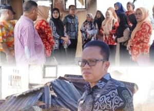 Camat dan Ketua TP PKK Rappocini Kunjungi Korban Kebakaran di Komplek Lapas Makassar