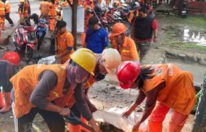 Sabtu Bersih, Pemerintah Kecamatan Rappocini Sasar Wilayah Kelurahan Tidung
