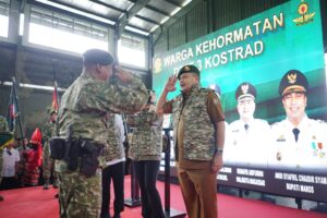 Wali Kota Makassar Munafri Arifuddin Dikukuhkan Sebagai Warga Kehormatan Divisi Infanteri 3 Kostrad