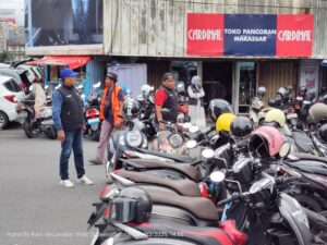 Tekan Pungutan Liar, Perumda Parkir Makassar Edukasi Juru Parkir di Pasar Butung
