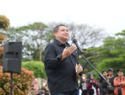 Sebait Puisi “Pulang ke Dapur Ibu”, Wali Kota Munafri Pukau Penonton di MIWF 2025