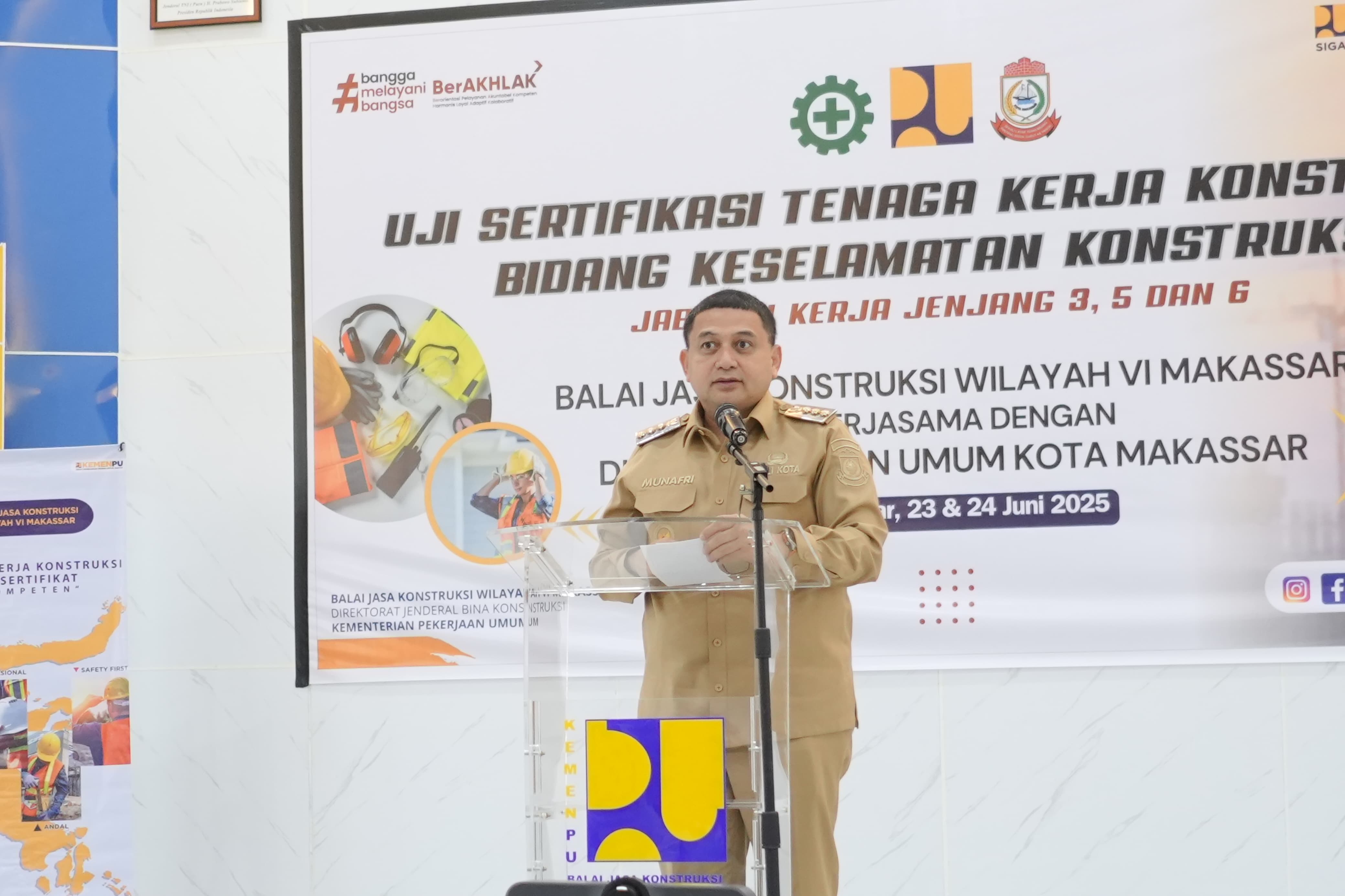 Bangun SDM Unggul, Wali Kota Makassar Resmikan Uji Sertifikasi Tenaga Kerja Konstruksi