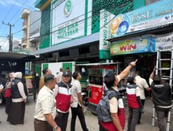 Menjamur, Pemkot Makassar Tertibkan Reklame Ilegal di 16 Titik