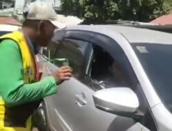 Warga Makassar Antusias Bayar Parkir Pakai QRIS di Jalan Somba Opu