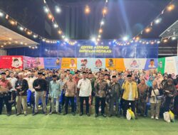 Peringati Maulid, Anggota DPR RI Rudianto Lallo Bagikan Ribuan Sembako untuk Pekerja Agama