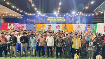 Peringati Maulid, Anggota DPR RI Rudianto Lallo Bagikan Ribuan Sembako untuk Pekerja Agama