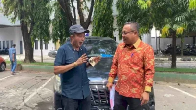 Serahkan Randis, Sekretaris DPRD Makassar Apresiasi Sikap Nasran Mone