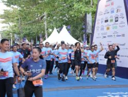 Lautan Manusia Padati Anjungan Losari, Munafri Resmi Lepas Makassar Half Marathon 2026